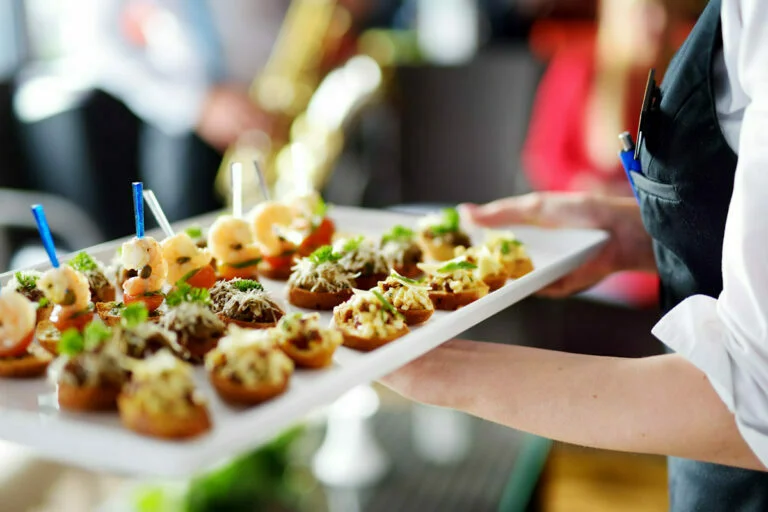 Fantastic Food Truck Ideas To Cater Your Dream Wedding 3 Fantastic Food Truck Ideas To Cater Your Dream Wedding